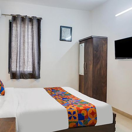 Fabhotel Corporate Executive - Nr D'Mart, Baner Méribel Village Exteriör bild